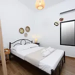 Nina's Family House شقة